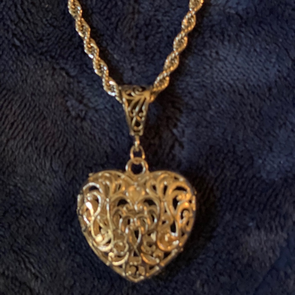 24” Beautiful Silver Rope Chain with Heart!!!! - Picture 8 of 11